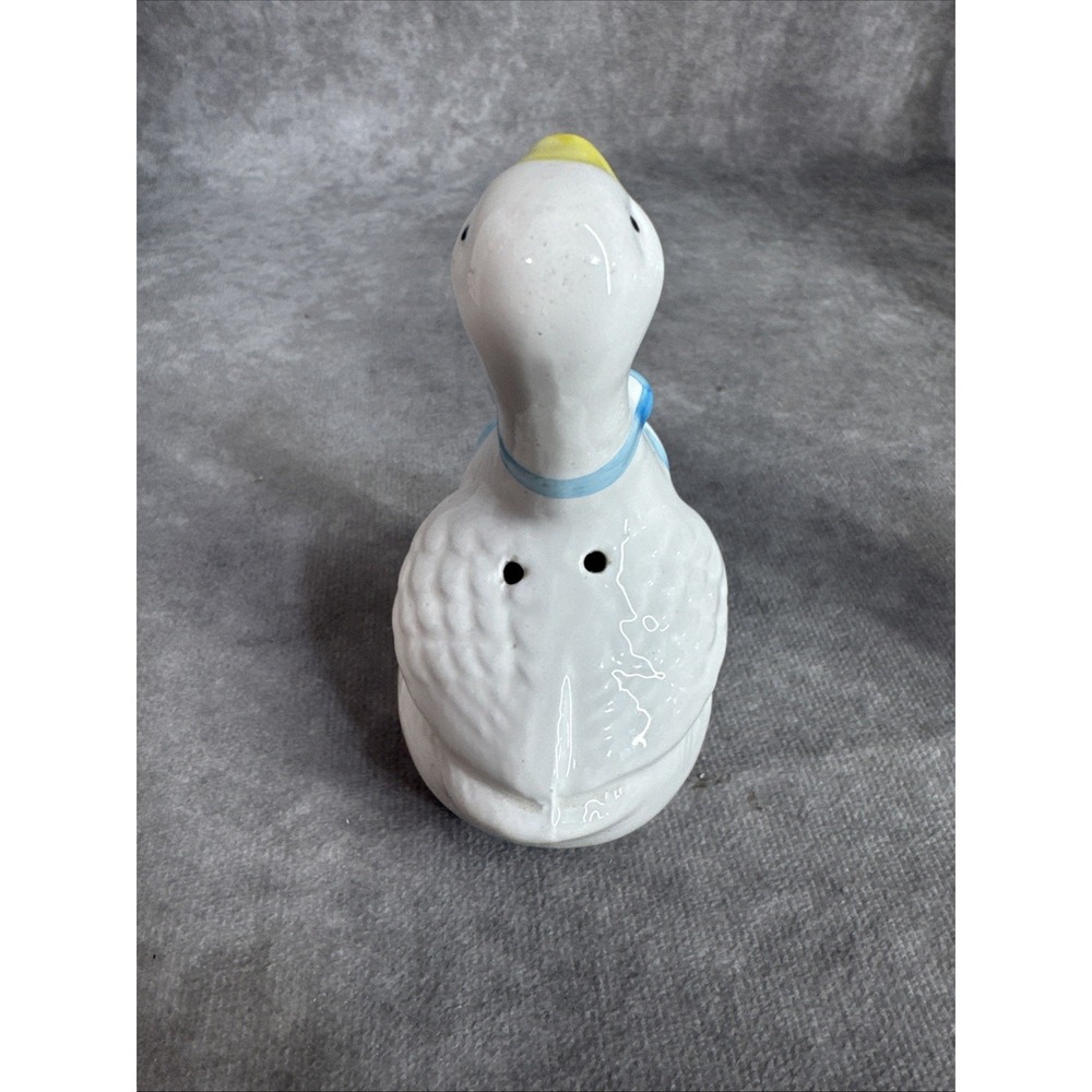 Vintage Blue Bow Geese Goose Salt and Pepper Shakers 1980s Cottage Core Granny - Picture 3 of 6
